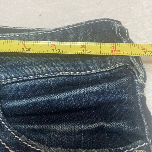 SILVER SUKI Mid Bermuda Jean Shorts Size 30 Waist - Picture 2 of 14